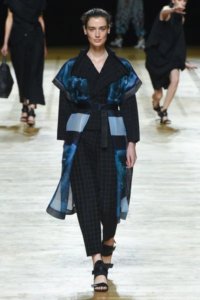 Look 29